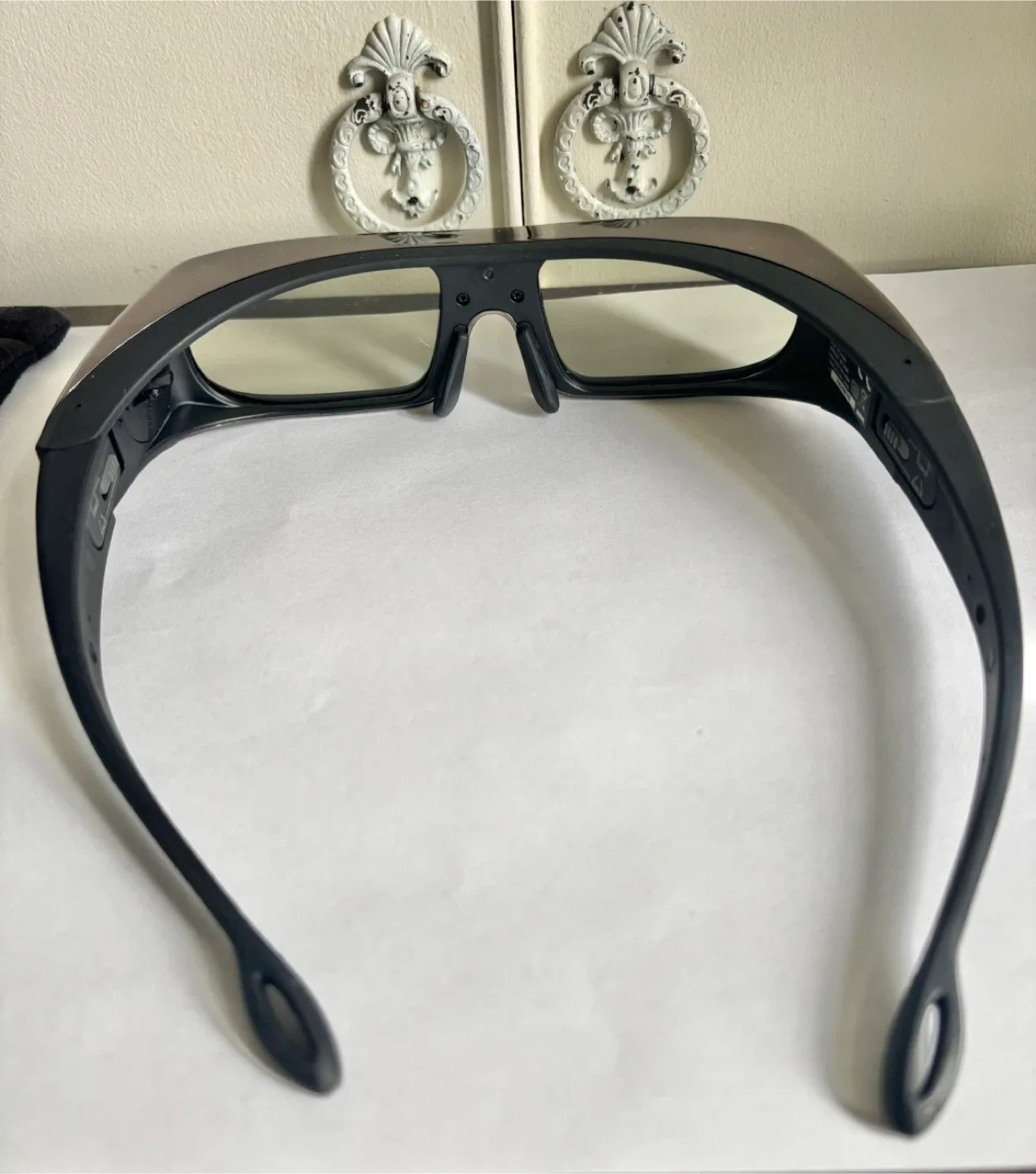 🥕 Sony 3D Glasses - Includes Case Needs New Battery image indicator(3)