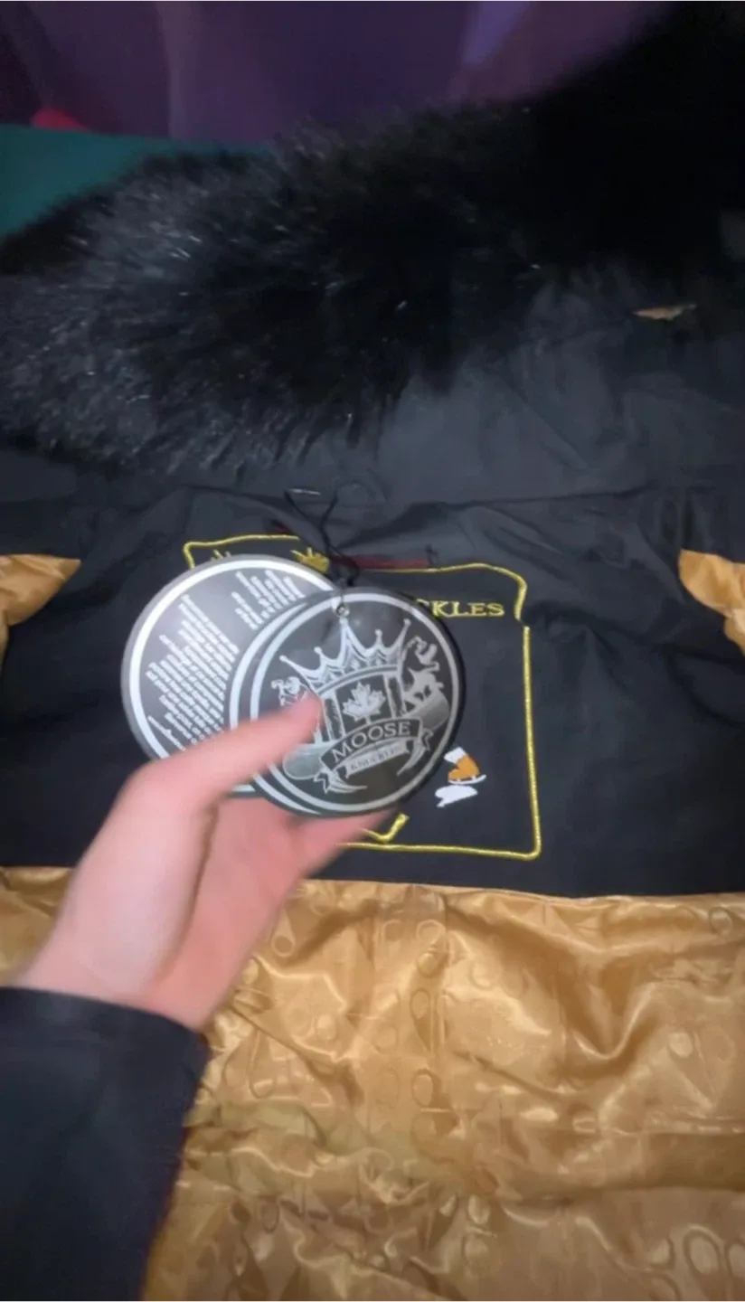 Moose Knuckles Black Bomber Jacket image indicator(4)