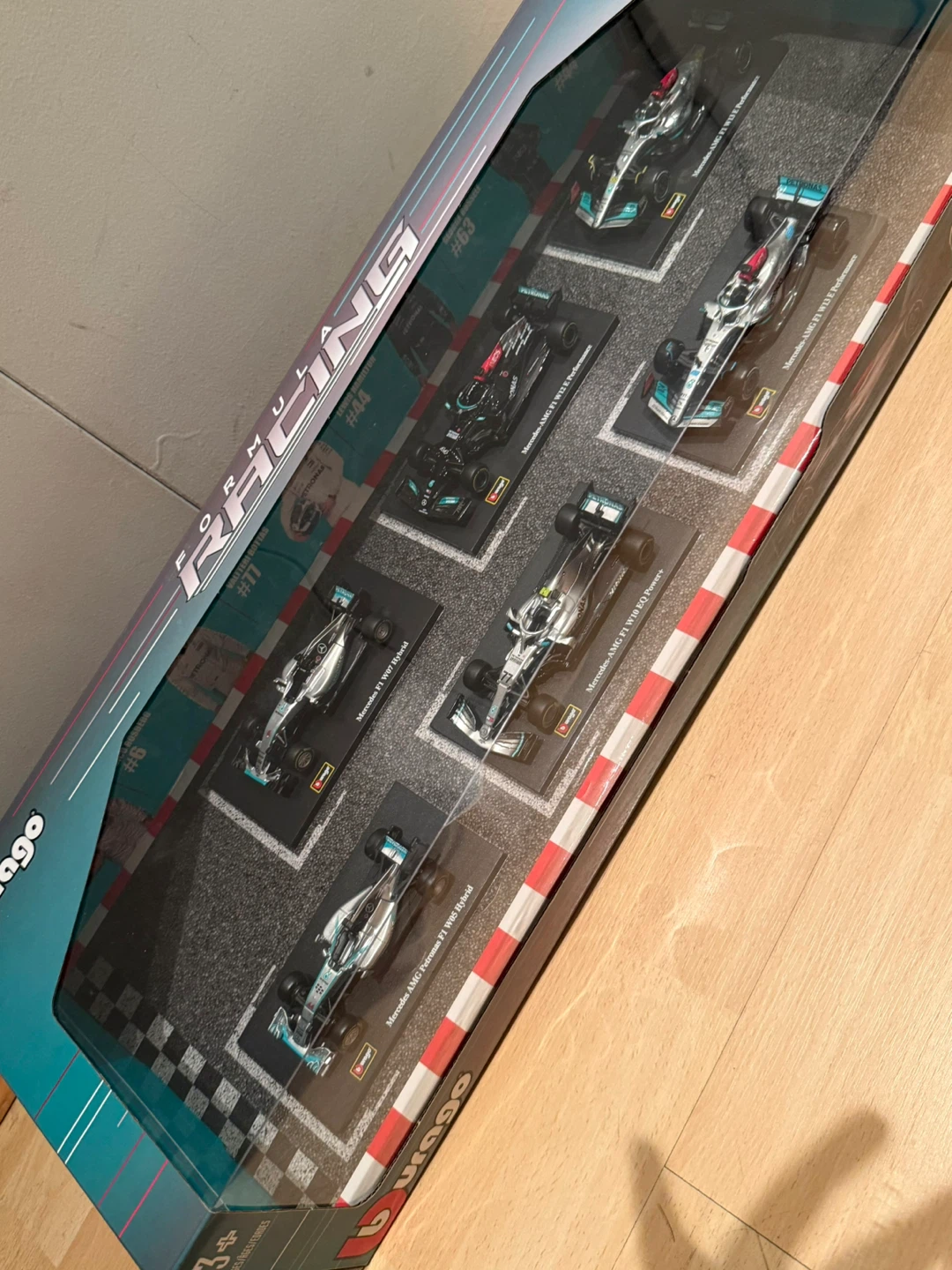 Burago Formula Racing 1/43 Die-Cast Car Set - photo 2