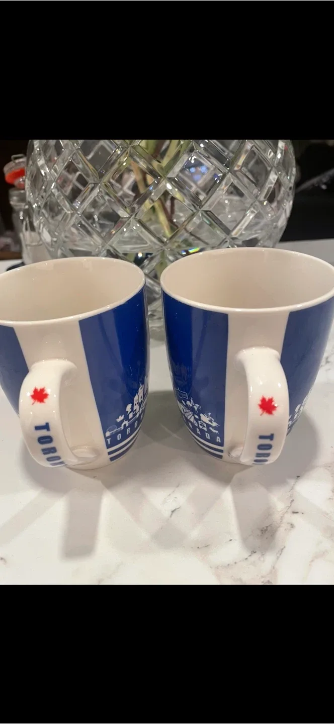 Toronto Canada Skyline Mugs - Set of 2 image indicator(3)