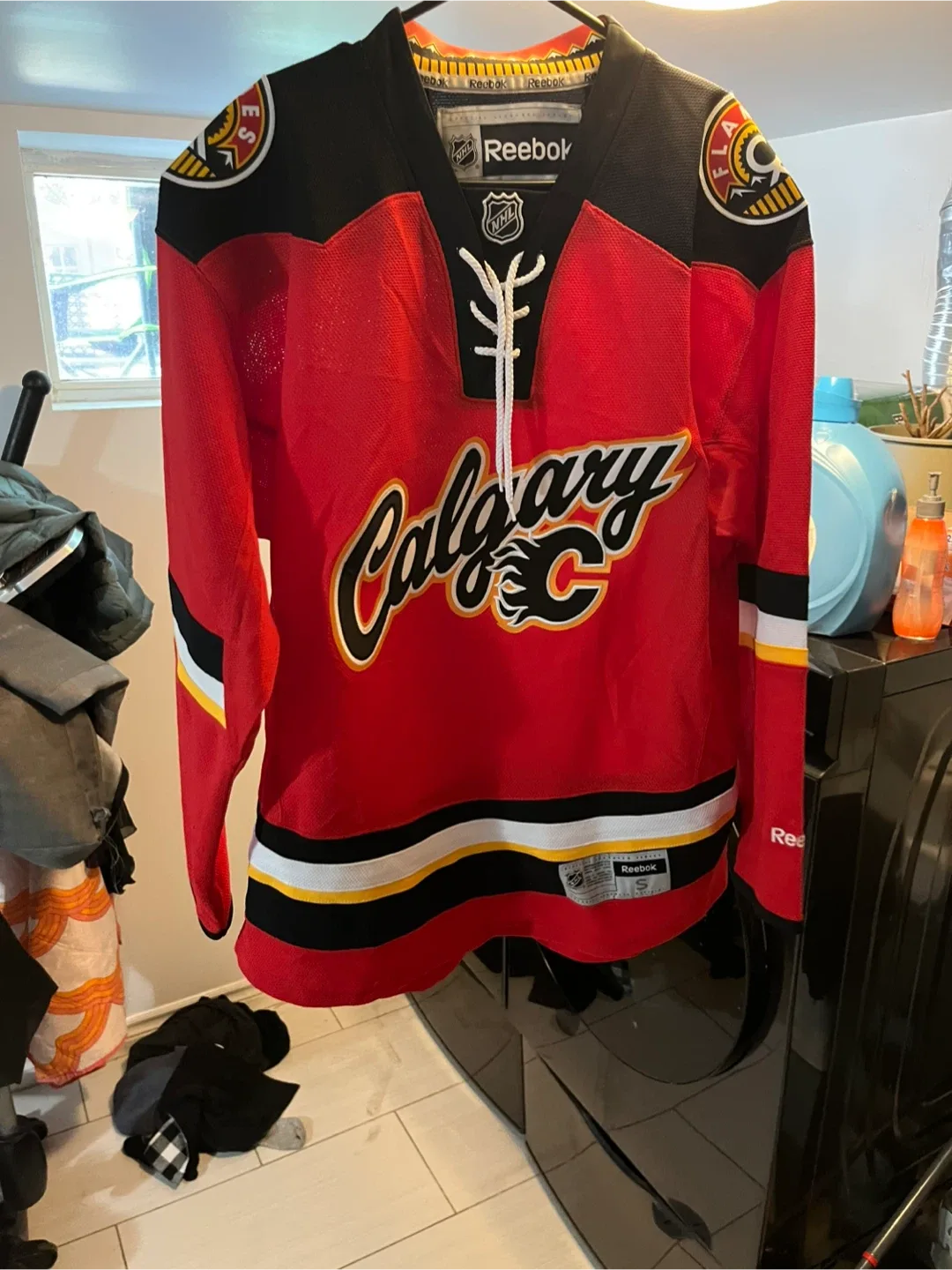 Reebok Calgary Flames NHL Jersey - Size S