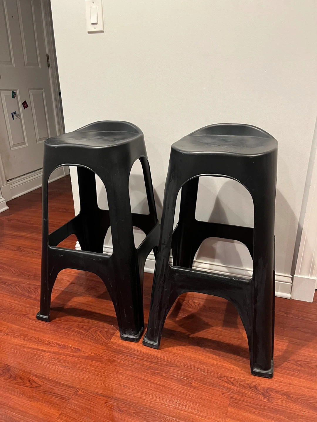 🥕Set of 2 Black Plastic Bar Stools #gifting