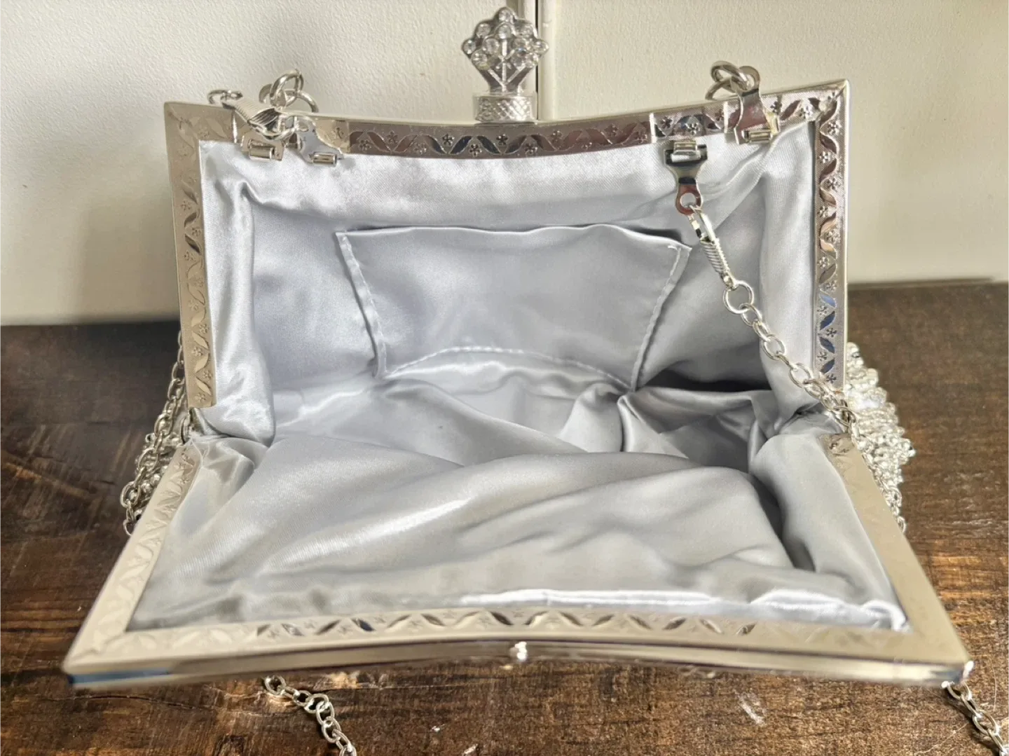 🥕 Silver Beaded Evening Clutch Purse image indicator(3)