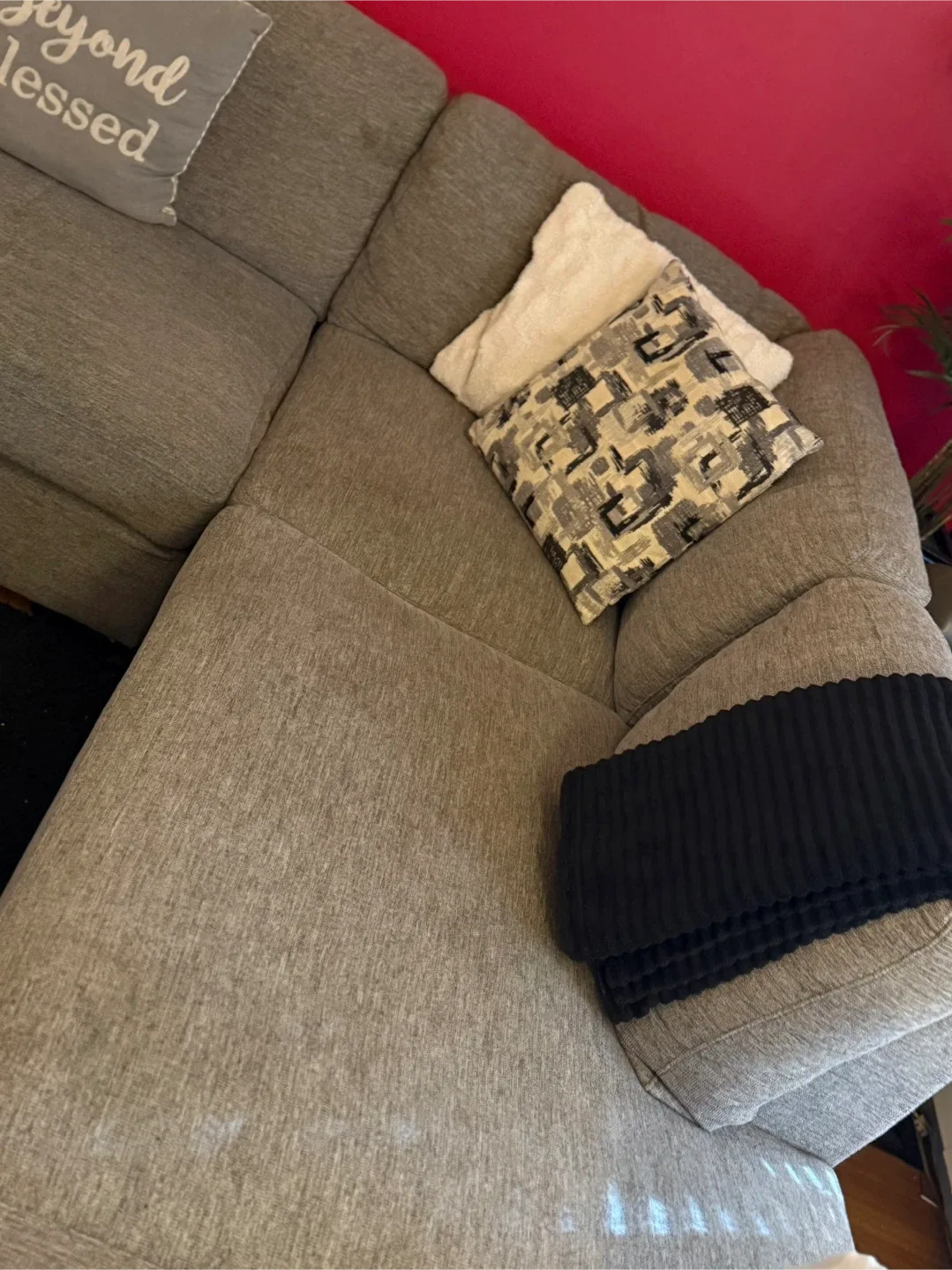 Gray Sectional Sofa with Ottoman image indicator(3)