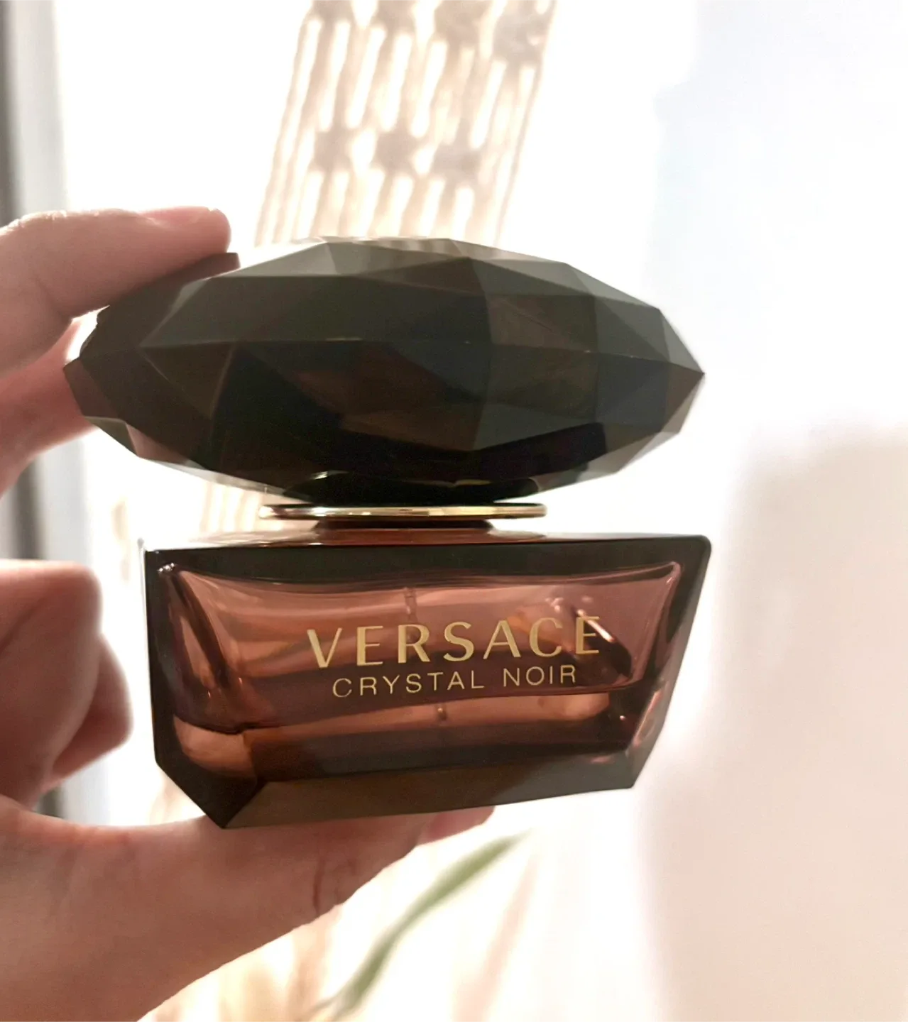 Versace Crystal Noir Perfume (eau de toilette) image indicator(3)