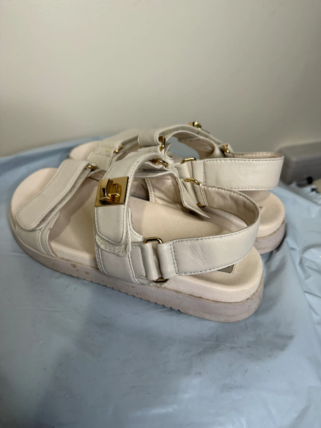 Steve Madden White Leather Sandals - photo 2
