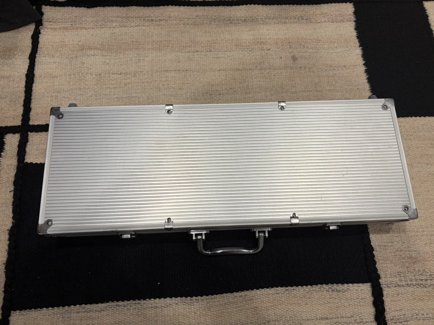 Poker Set with Case image indicator(2)