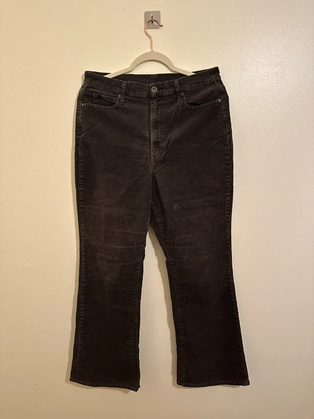 💫 Cozy Women’s Clothing Bundle – Jackets, Tops, Pants, and Scarf image indicator(8)