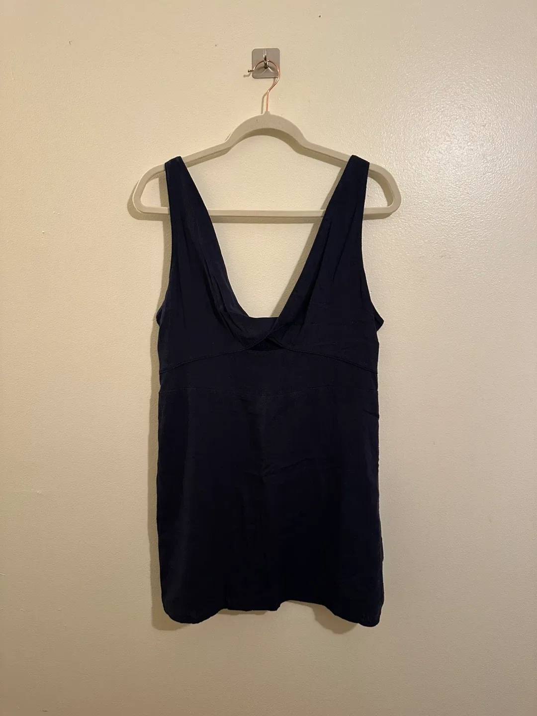 💫 Cozy Women’s Clothing Bundle – Jackets, Tops, Pants, and Scarf image indicator(7)