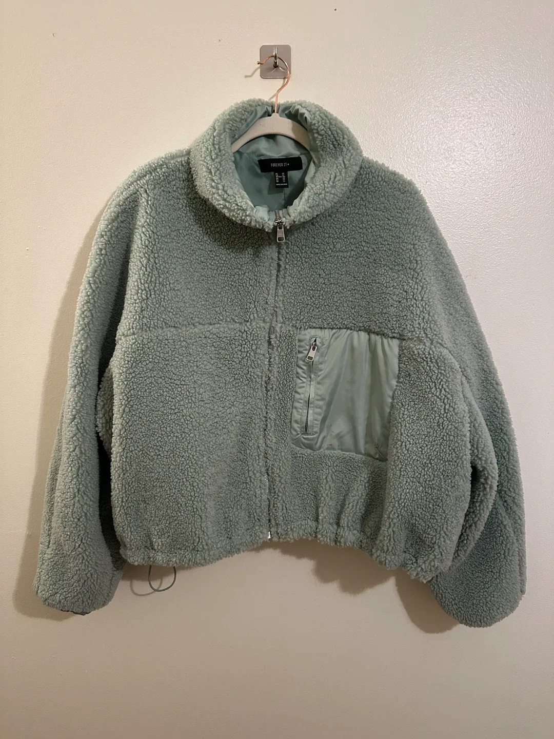 💫 Cozy Women’s Clothing Bundle – Jackets, Tops, Pants, and Scarf image indicator(3)