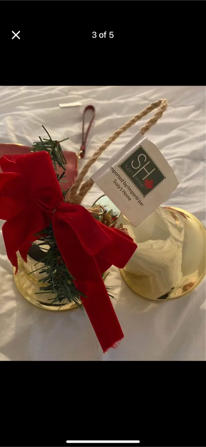 Suzy's Home Gold Christmas Bells image indicator(2)