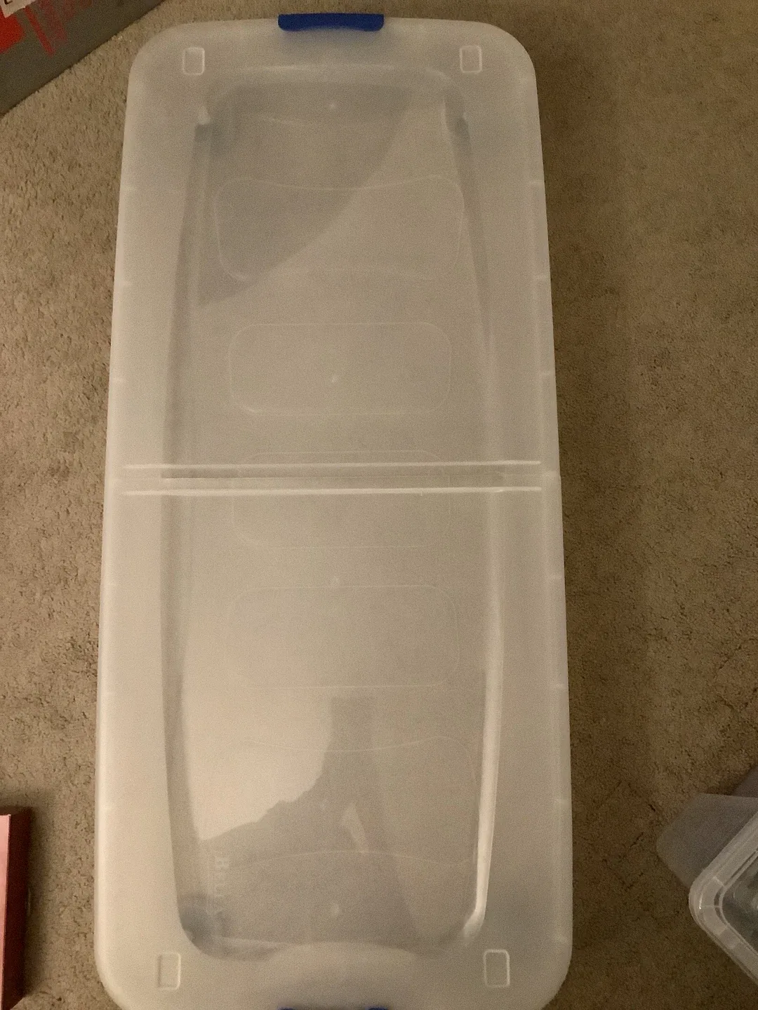 Under-bed storage container with swivel wheels 🥕