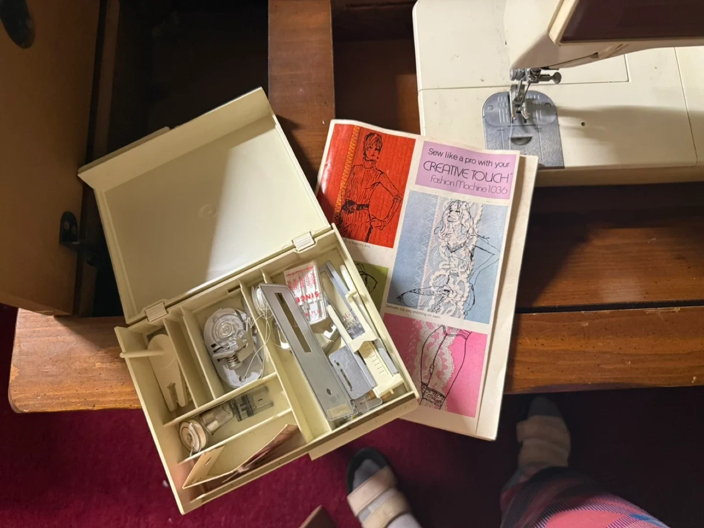 Singer Creative Touch Fashion Machine 1036 image indicator(4)