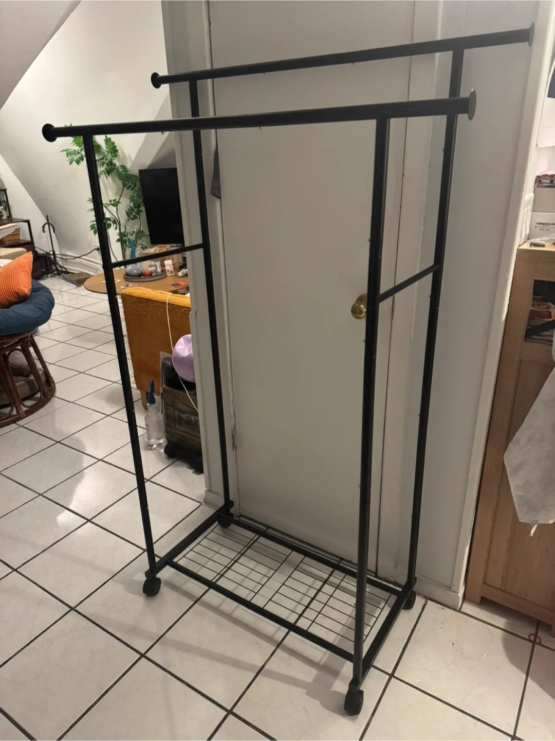 Double Garment Rack image indicator(2)