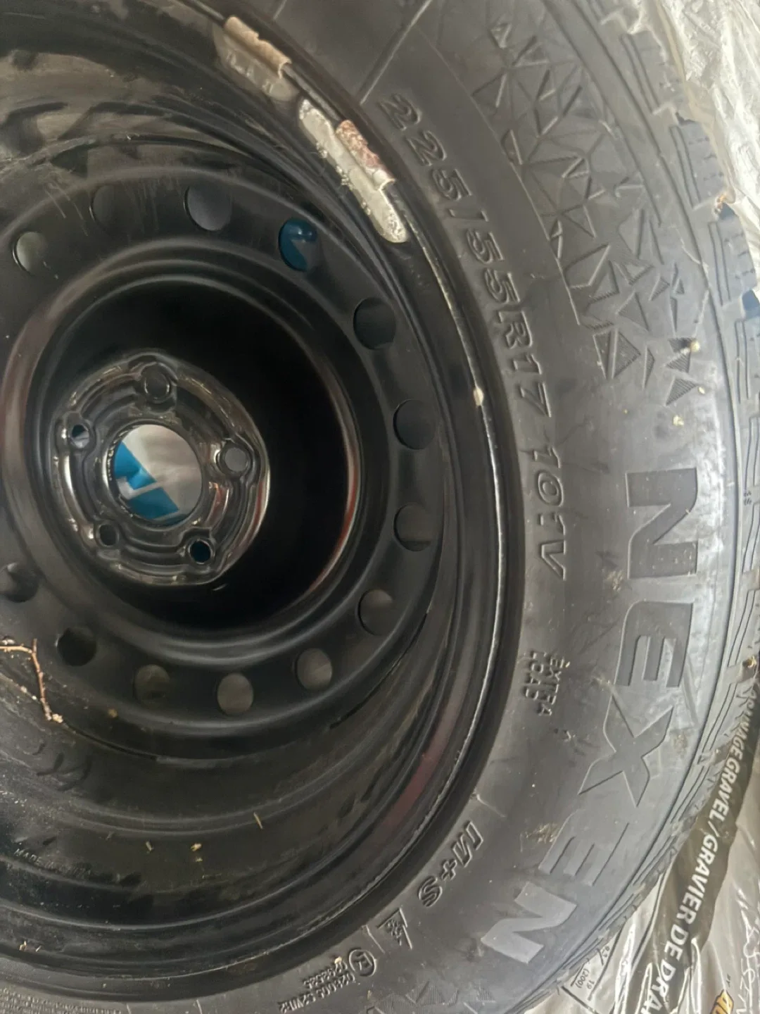 4 Snow tires n rims image indicator(4)