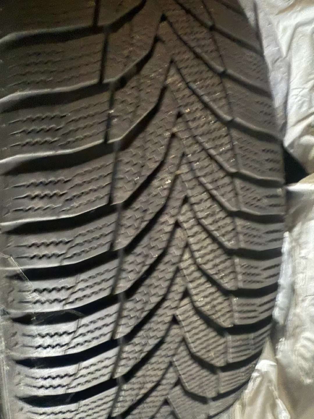 4 Snow tires n rims image indicator(6)