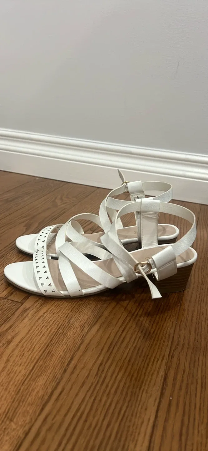White Strappy Sandals - Size 6 girls image indicator(2)