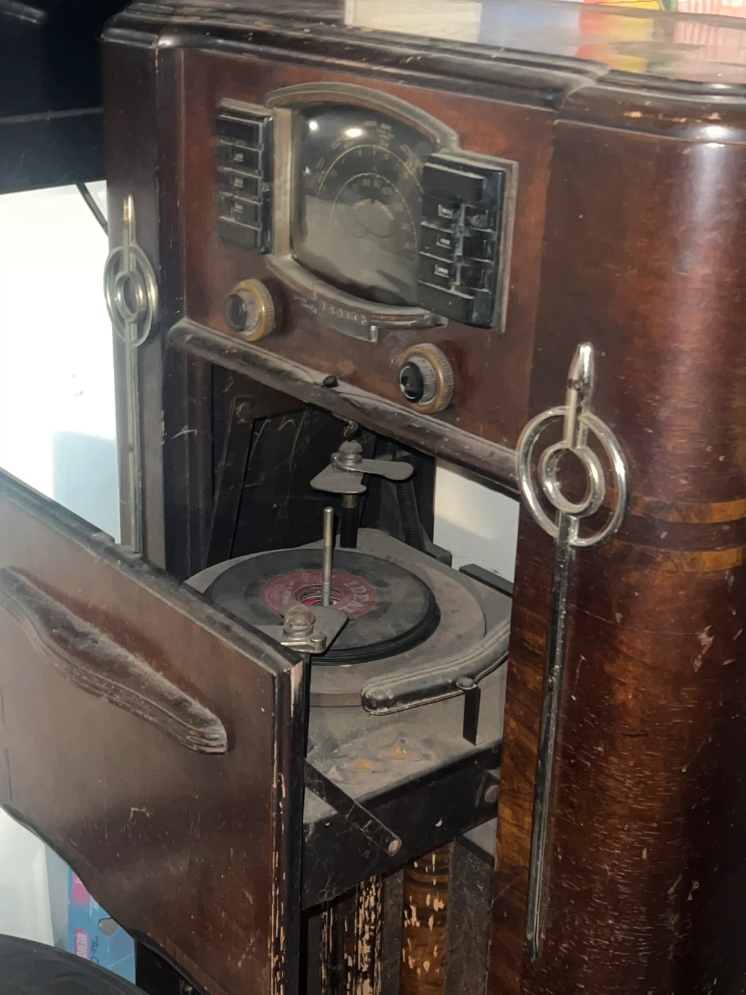 Vintage Zenith Radio Phonograph Console - photo 3
