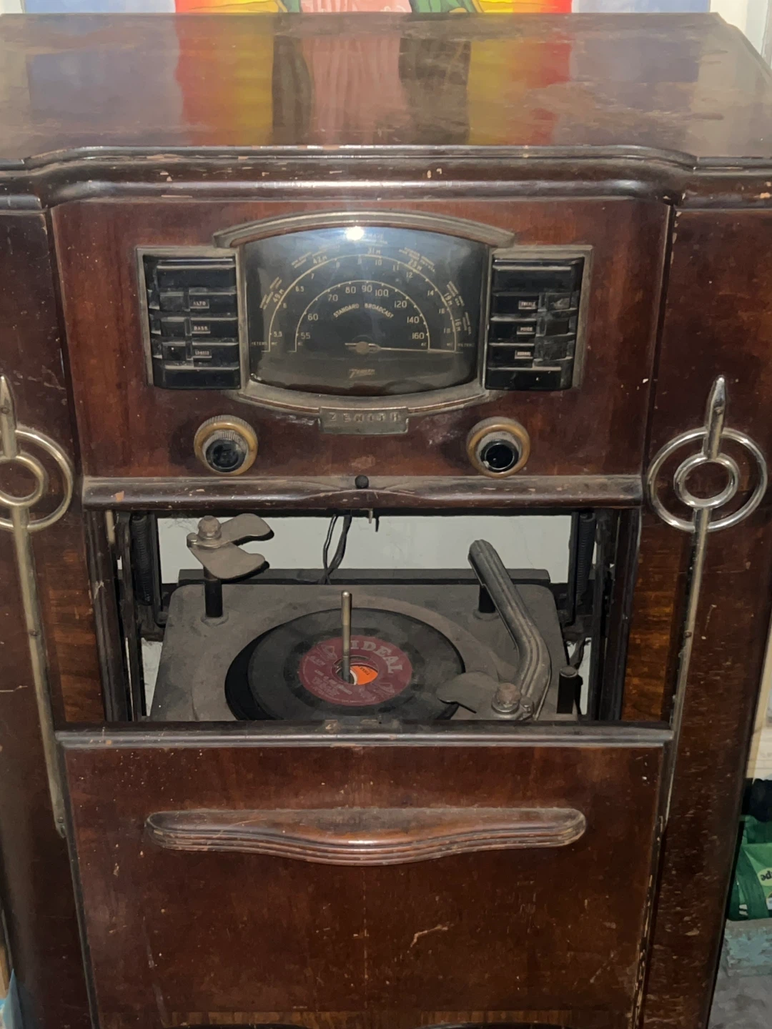 Vintage Zenith Radio Phonograph Console - photo 5