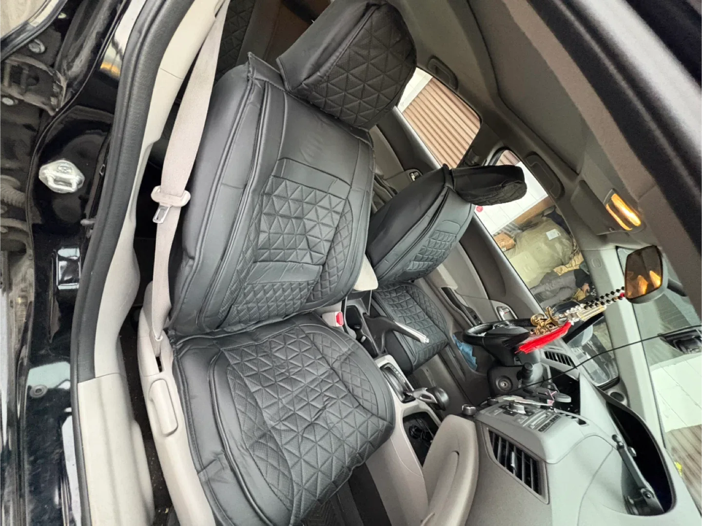 Custom Winter car mats and seat covers image indicator(6)
