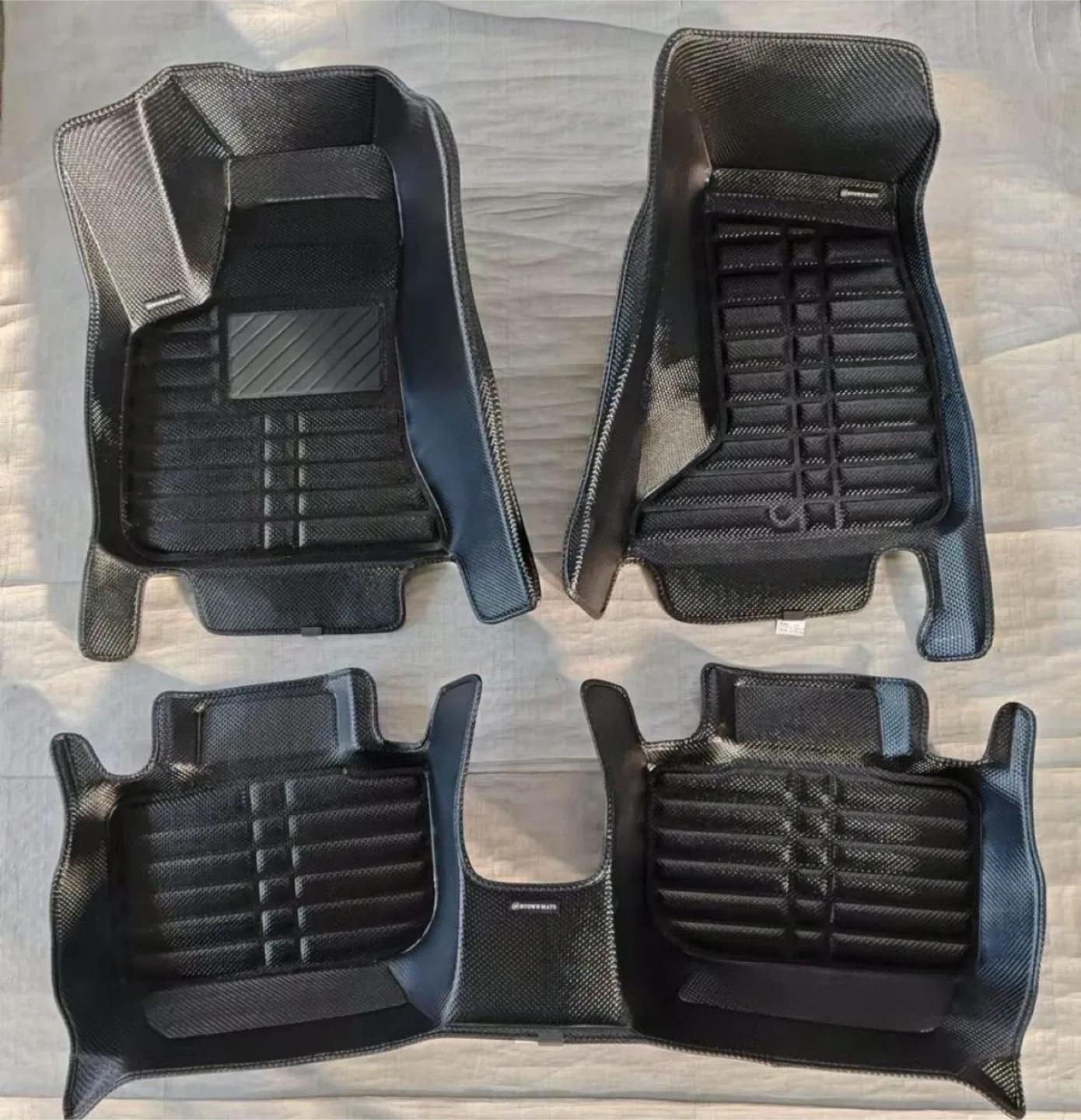 Custom Winter car mats and seat covers image indicator(2)