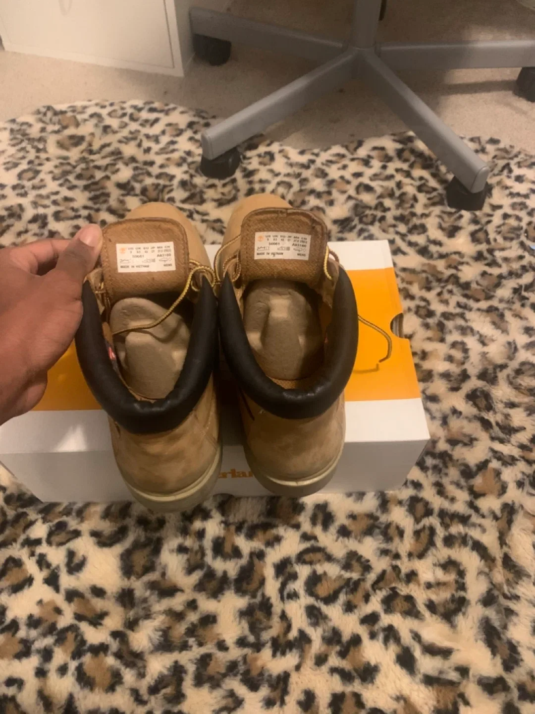 Timberland Waterproof Boots, Size 9 image indicator(2)