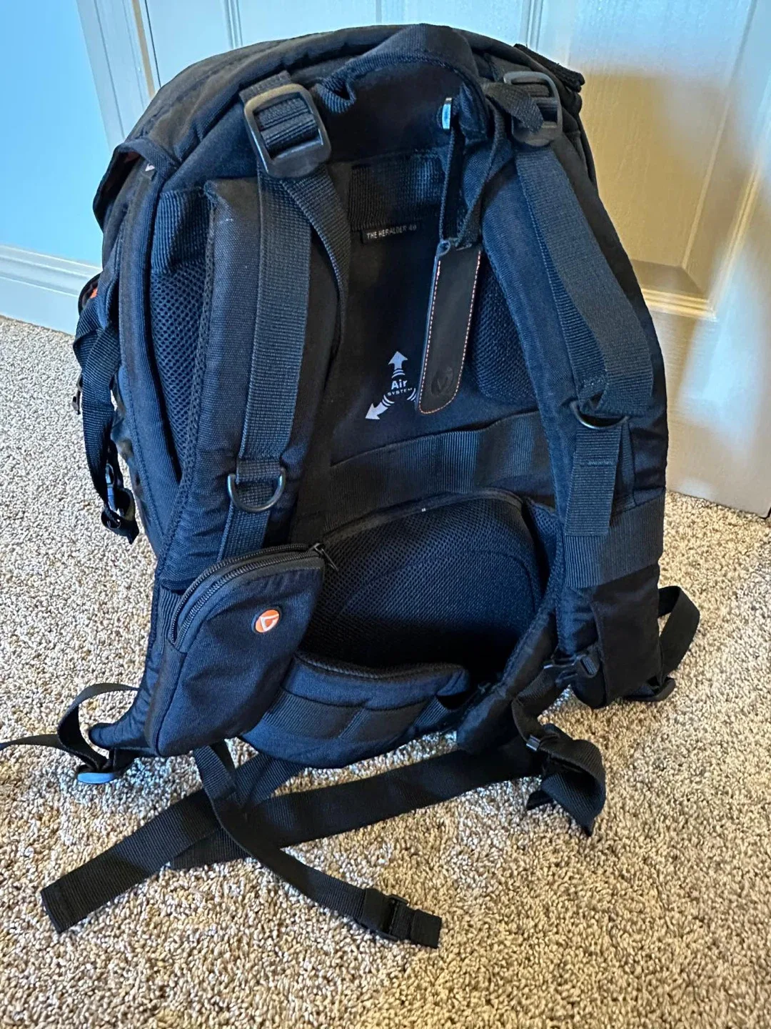 Vanguard The Heralder 49 Camera Backpack image indicator(7)