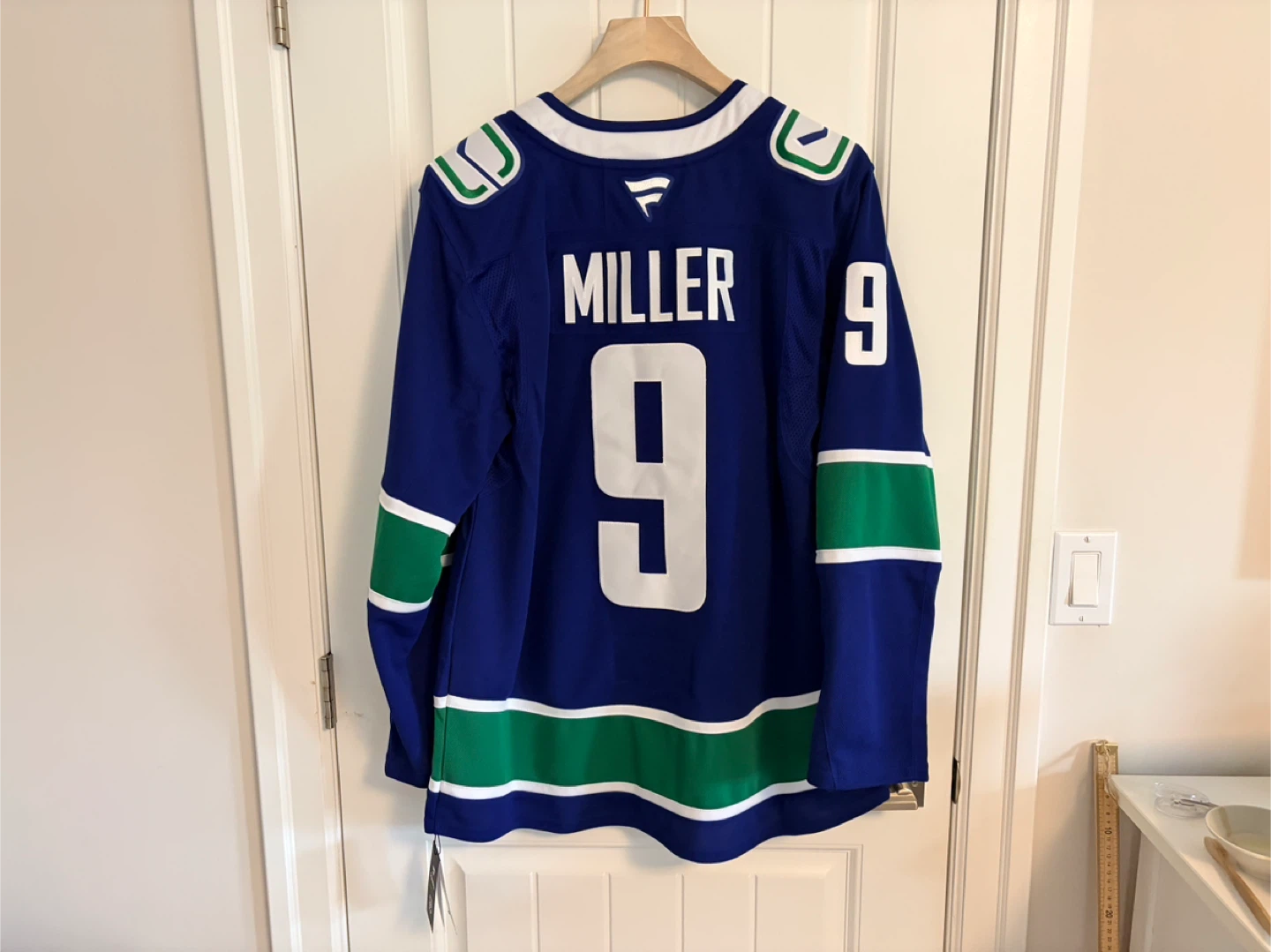 BNWT Authentic Fanatics Vancouver Canucks J.T. Miller Jersey 52