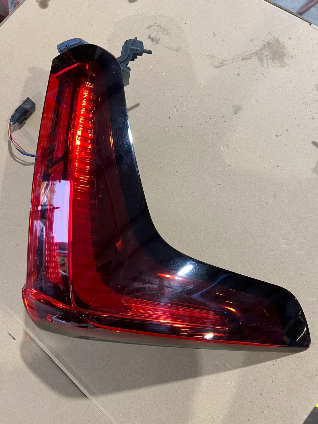 Cadillac  Xt6 2021 parts image indicator(8)