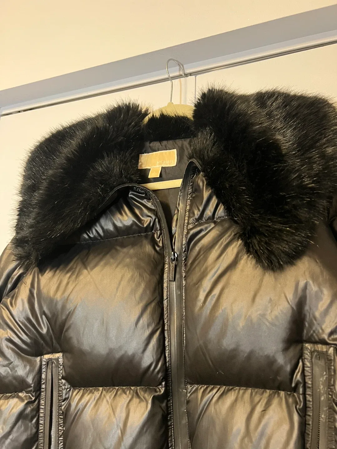 Michael Kors Black Puffer Jacket - Size L image indicator(4)