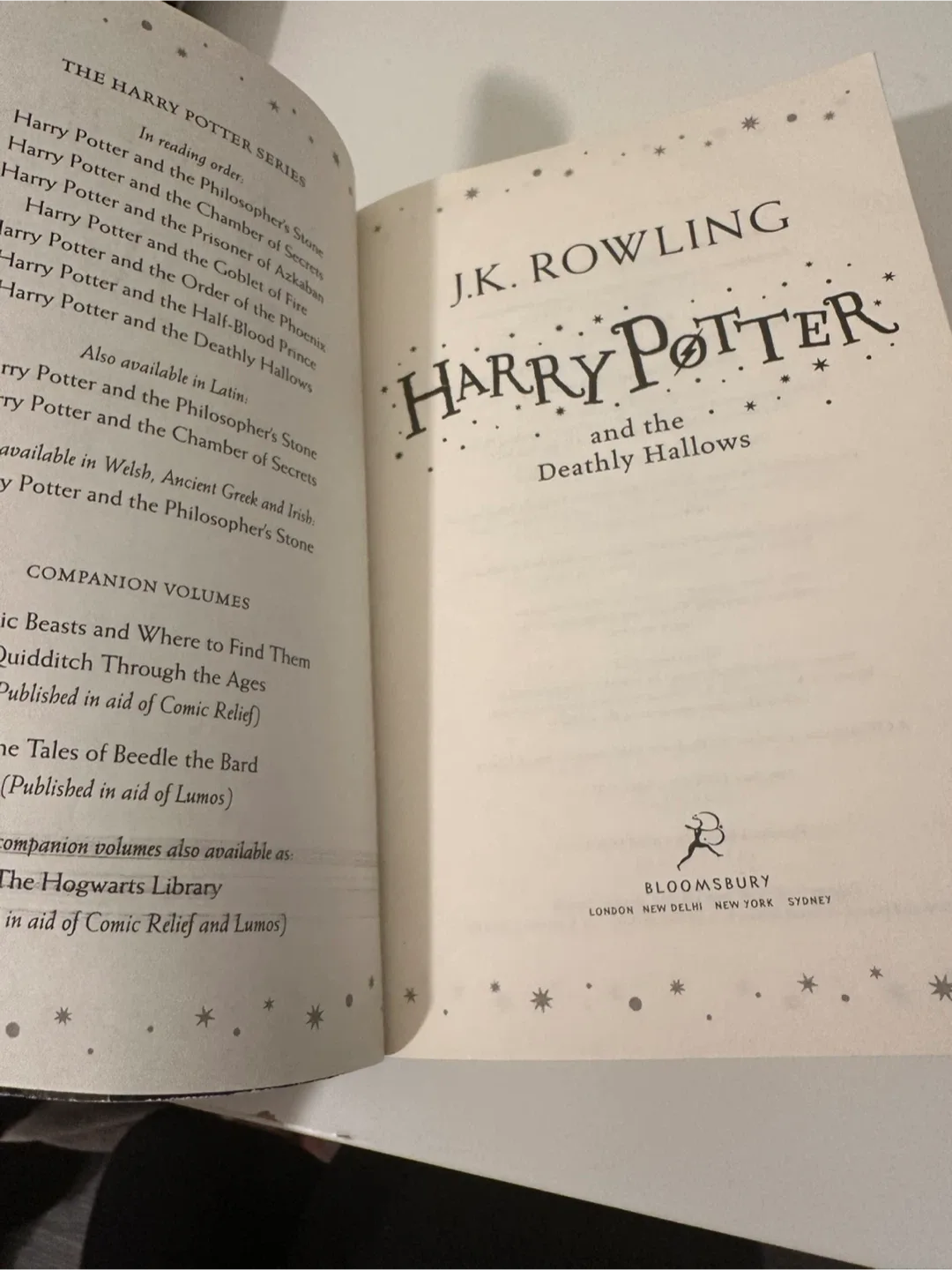 Harry Potter and the Deathly Hallows by J.K. Rowling image indicator(4)