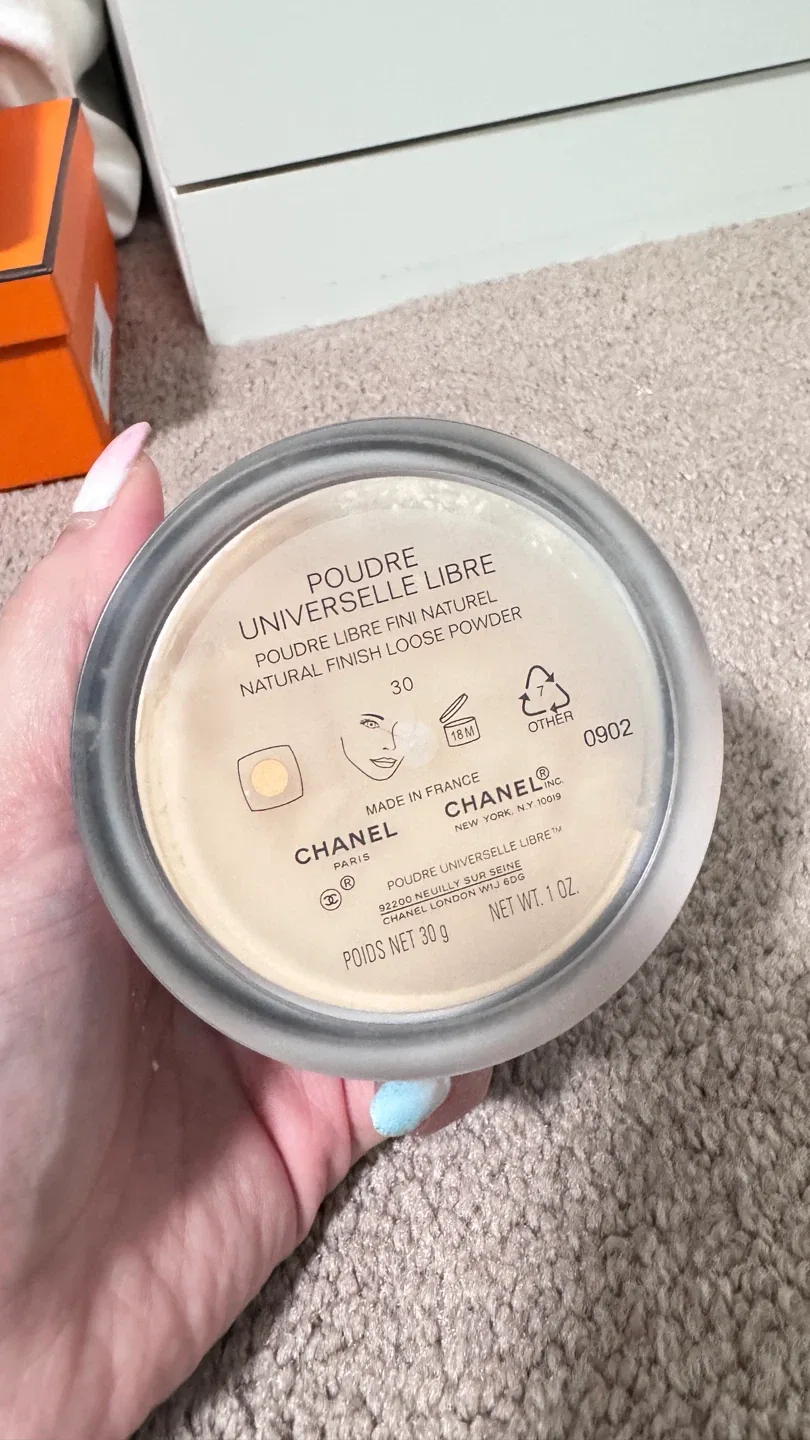 Chanel Loose Powder colour 30 image indicator(2)