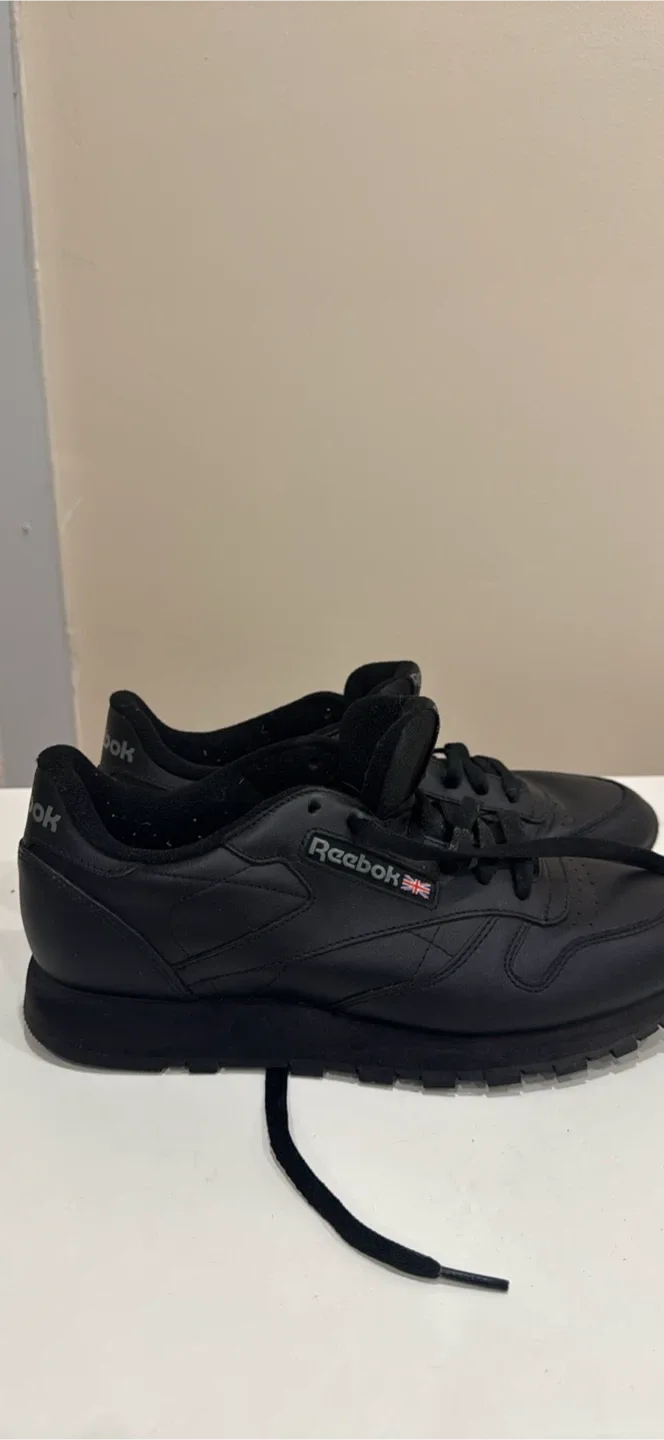 Reebok Classic Leather Shoes - Black image indicator(2)