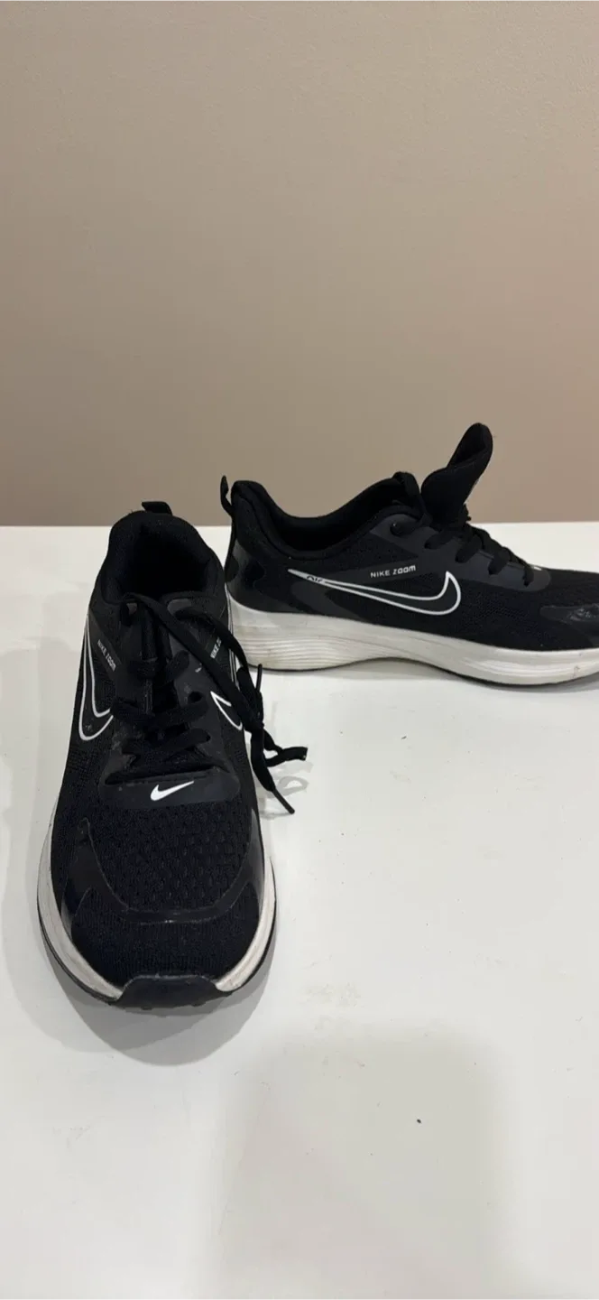 Nike Zoom Running Shoes - Black image indicator(2)