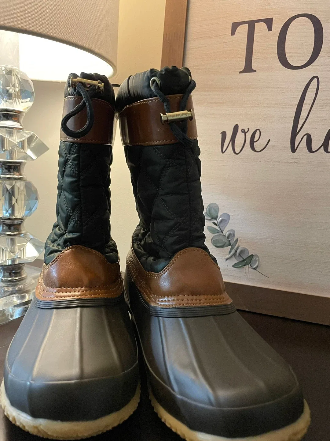 Tommy Hilfiger Black Quilted Winter Boots image indicator(2)