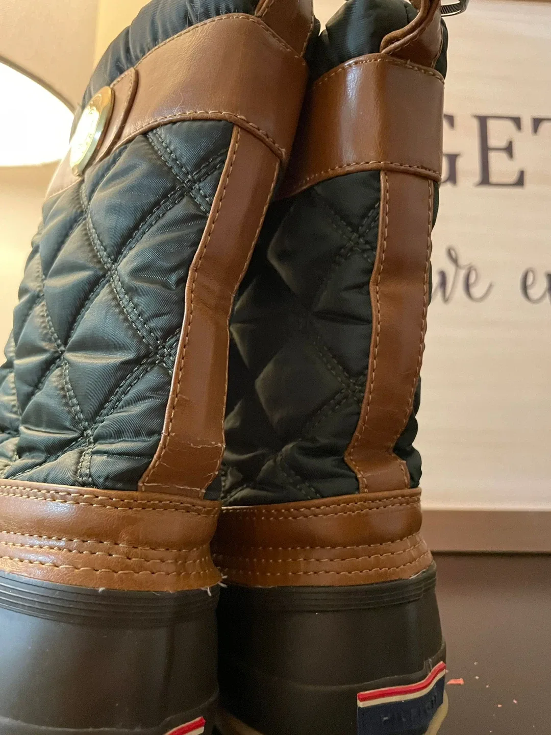 Tommy Hilfiger Black Quilted Winter Boots image indicator(3)