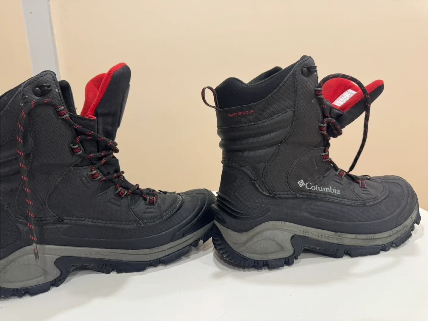 Columbia Men's BM5980-010 Winter Boots - Size 9.5 image indicator(2)