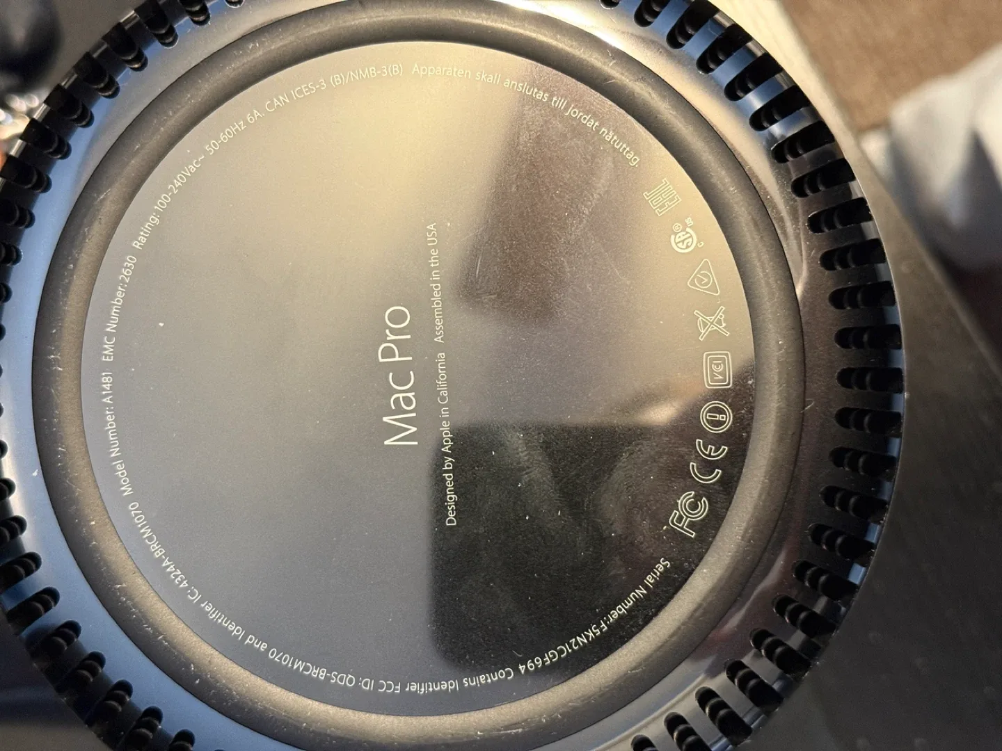 Apple Mac Pro (Late 2013) image indicator(3)