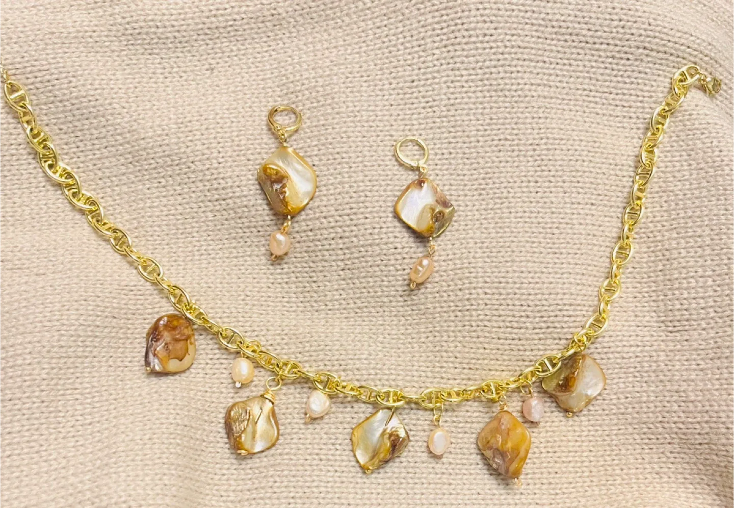 Handmade Gold Chain Necklace & Earring Set image indicator(3)