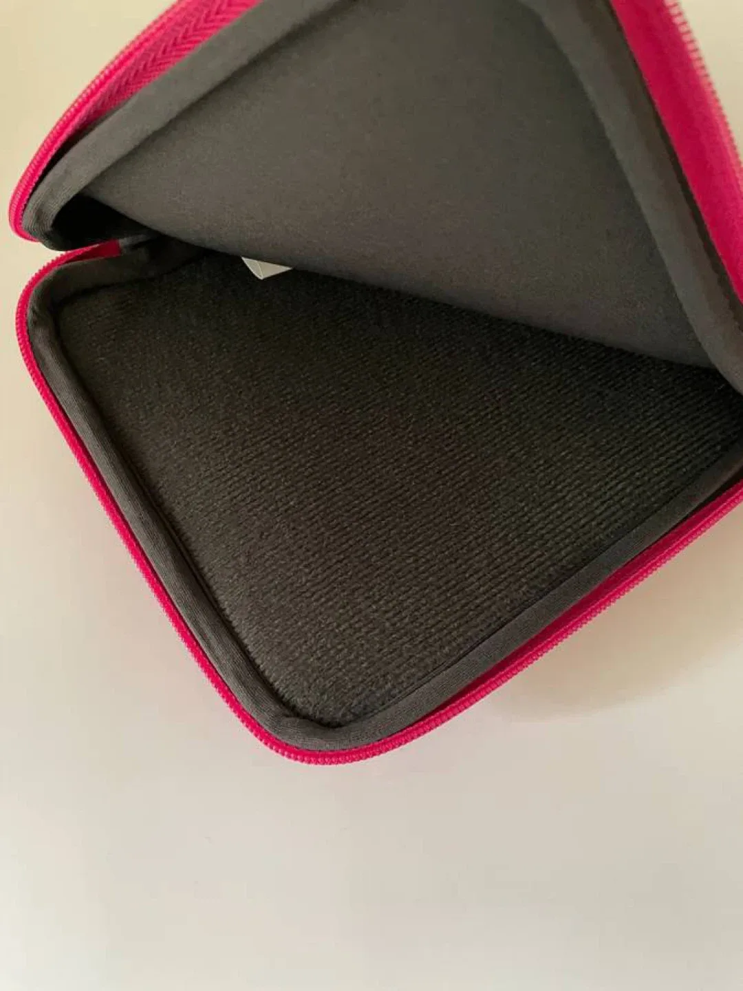 Case Logic iPad mini 7” tablet holder image indicator(4)