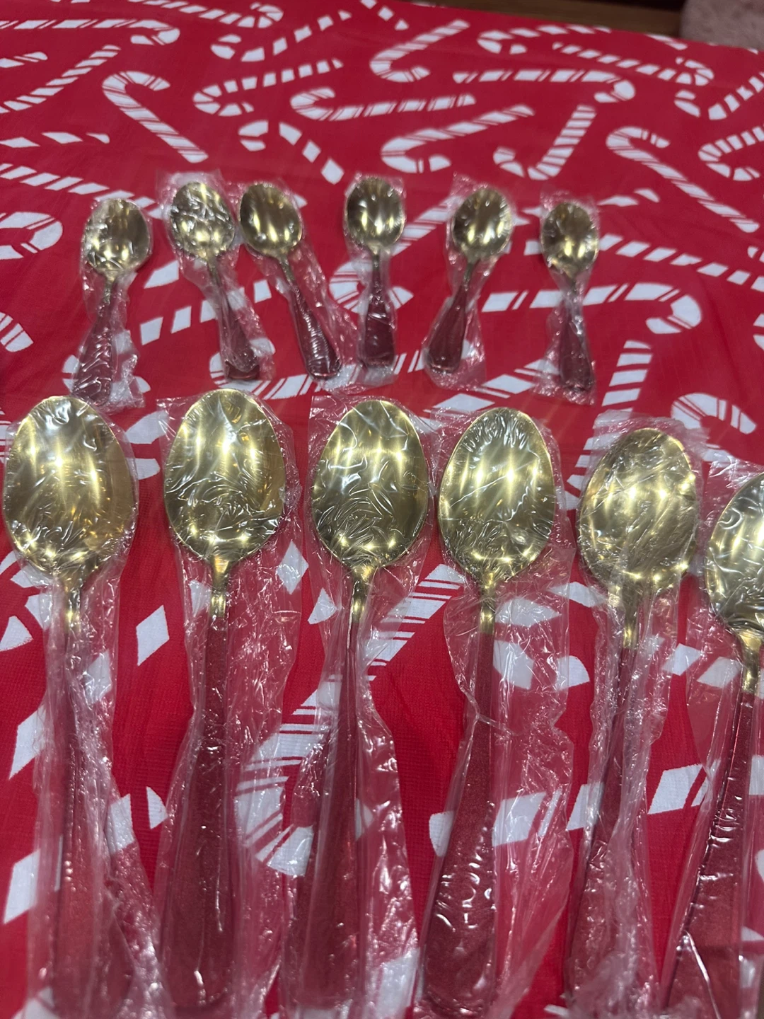 New Gold and Red Flatware Set - photo 3