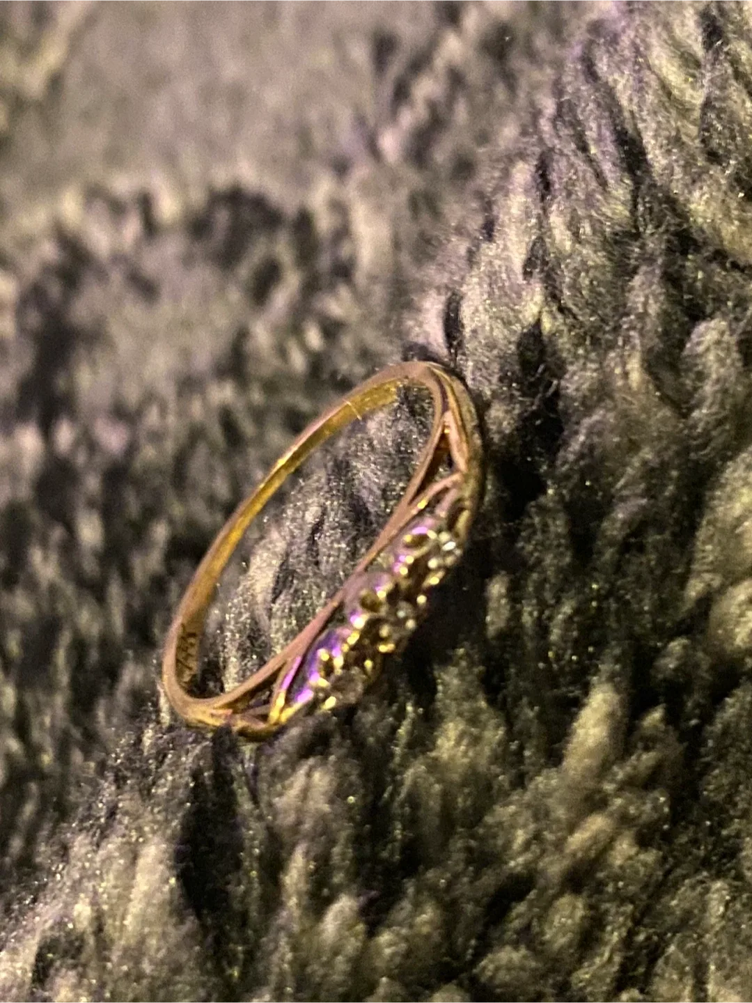 Gold Ring with Diamonds image indicator(5)