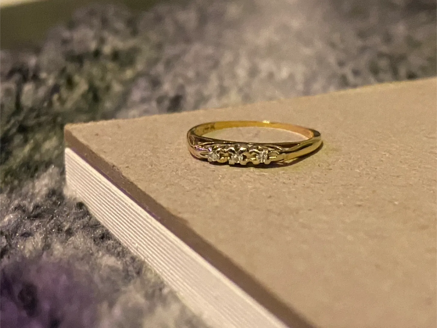 Gold Ring with Diamonds image indicator(4)