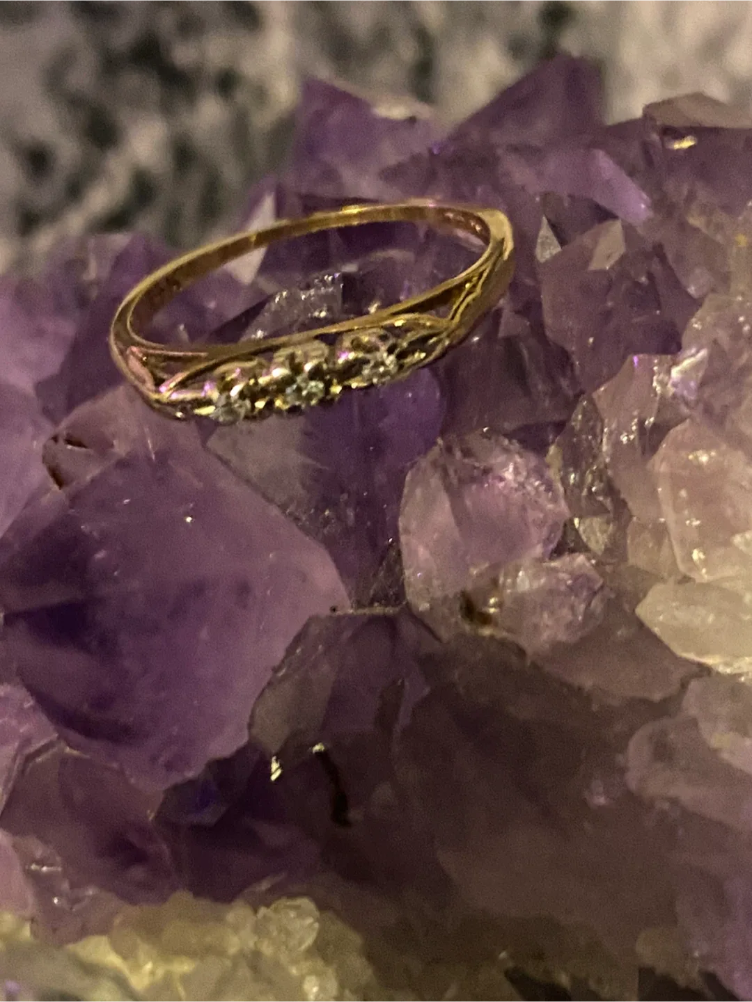 Gold Ring with Diamonds image indicator(2)