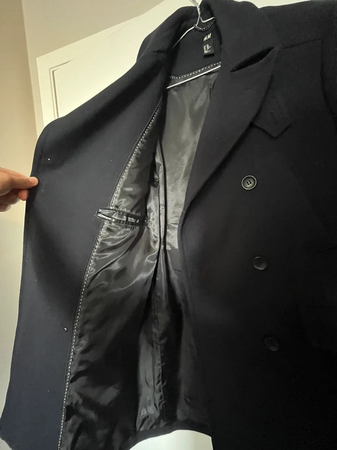 H&M Black Coat - Size L image indicator(3)