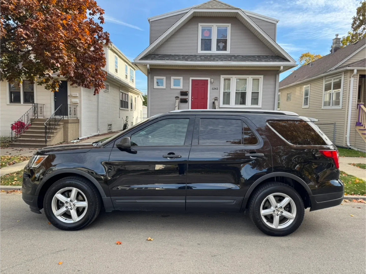 2019 Ford Explorer · Sport Utility 4D image indicator(4)