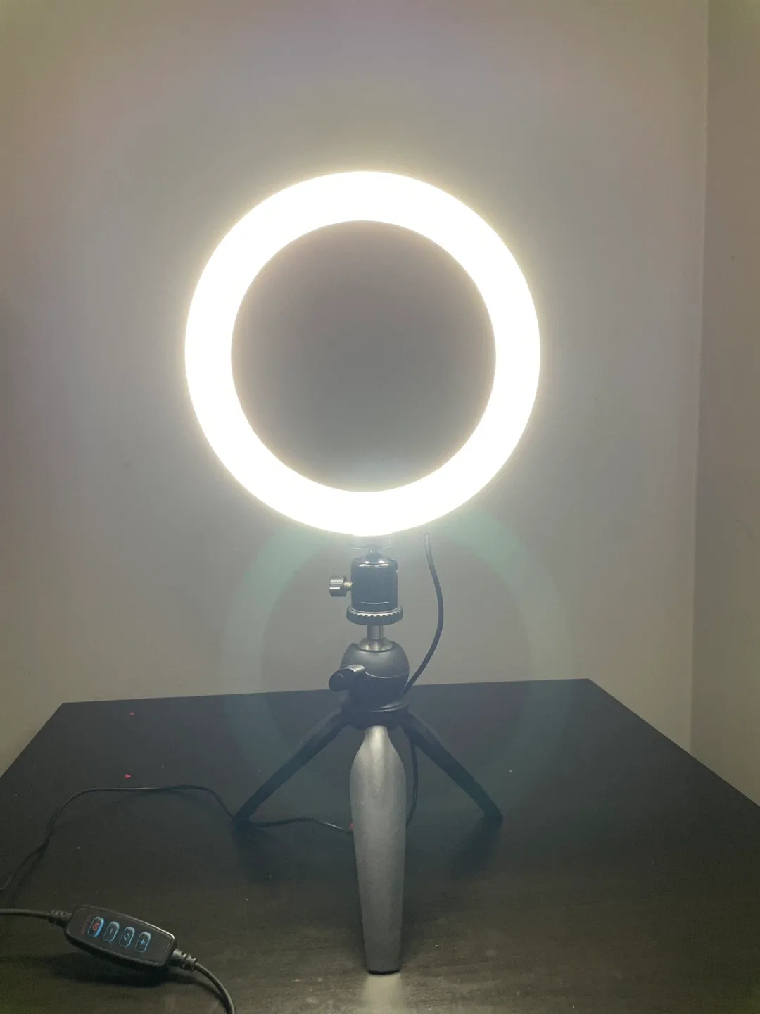 LED Ring Light with Tripod Stand image indicator(2)