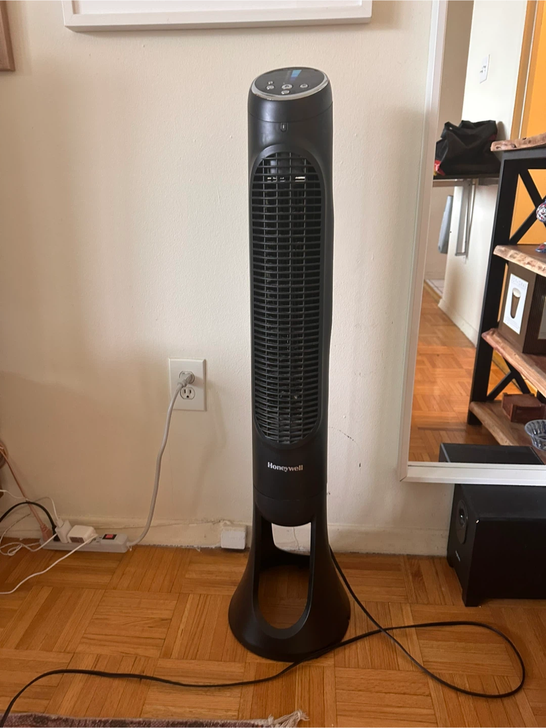 Honeywell Tower Fan - Black