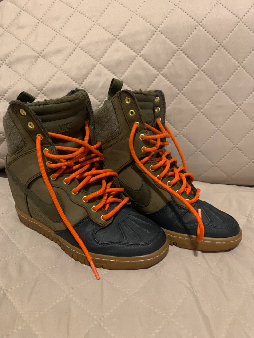 Nike Dunk Sky Hi Sneaker Boot 684954-300 Womens Size 6