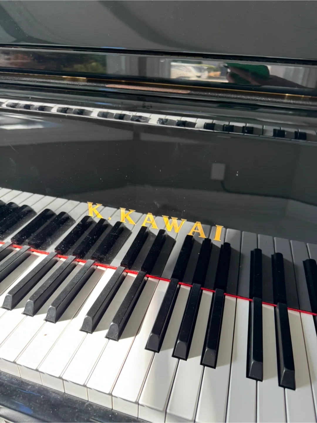 K. Kawai GL-40 Grand Piano, Excellent Condition image indicator(2)